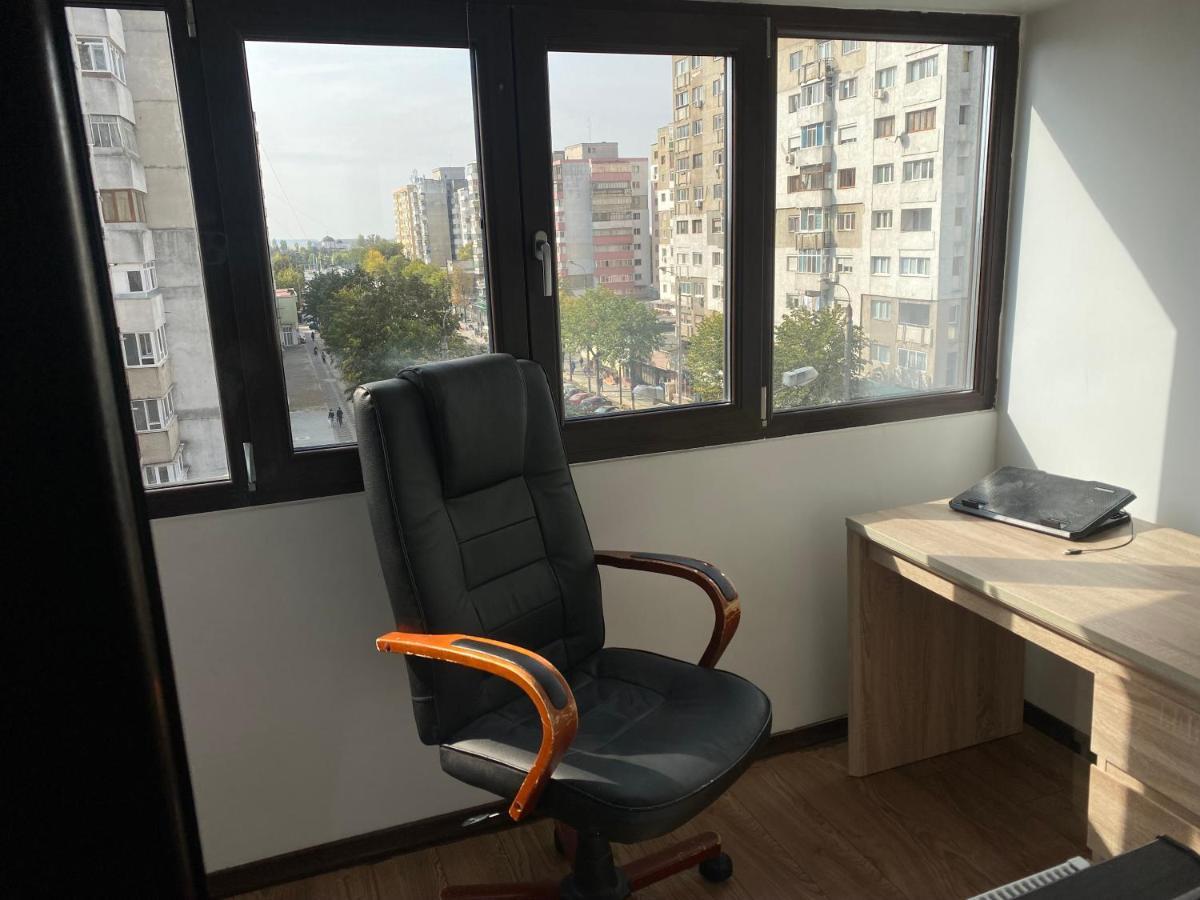 Violetta Apartament Buzau Bagian luar foto
