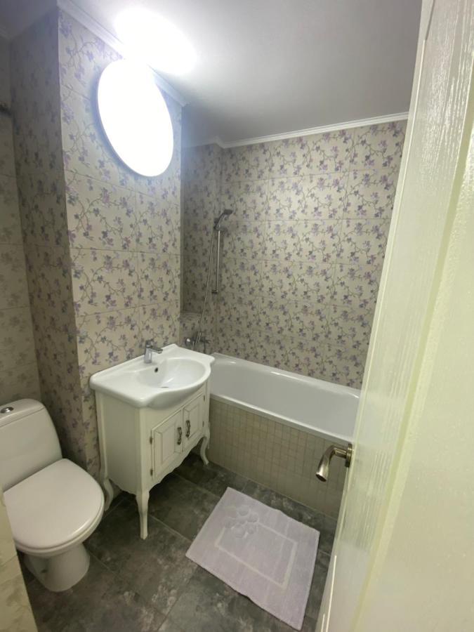 Violetta Apartament Buzau Bagian luar foto