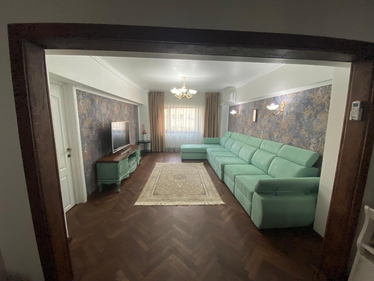 Violetta Apartament Buzau Bagian luar foto