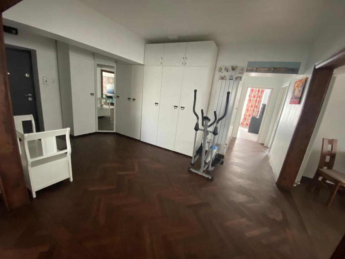 Violetta Apartament Buzau Bagian luar foto